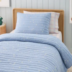Embroidered Daisy Quilt & Shams
