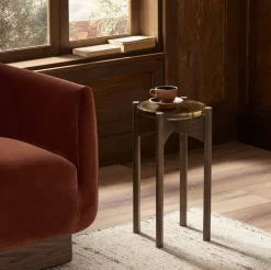 Ivenor Cast Glass End Table (20")