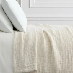 Mini Geo Pattern Matelasse Blanket