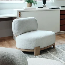 Mott Chair
