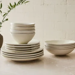 Oyku Stoneware Dinnerware (Set of 16)
