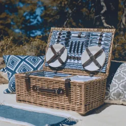 Party Pack Picnic Basket (22 Piece Set)