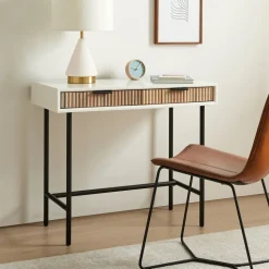 Quinn Mini Desk (37")
