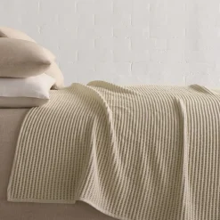 Reversible Contrast Bed Blanket