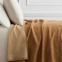 Reversible Two-Tone Blanket