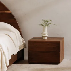 Snyder Nightstand (21")
