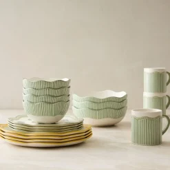 Wiggle Dinnerware Collection